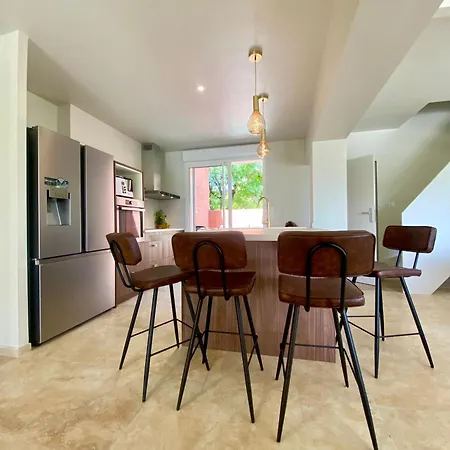 Maison Pour 12p, Piscine A Debordement Chauffee D'avril A Octobre Inclus Ferienhaus