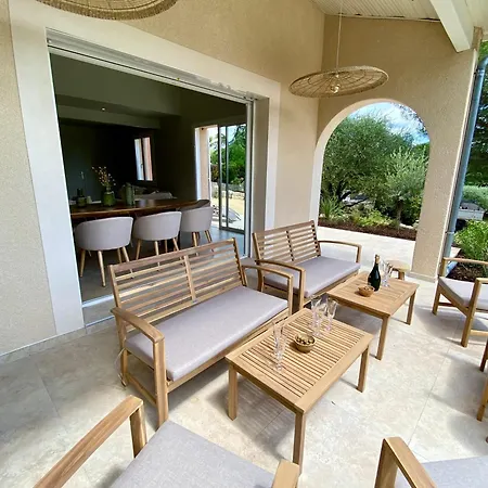 Hébergement de vacances Maison Pour 12p, Piscine A Debordement Chauffee D'avril A Octobre Inclus Ruoms