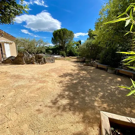 Hébergement de vacances Maison Pour 12p, Piscine A Debordement Chauffee D'avril A Octobre Inclus Ruoms